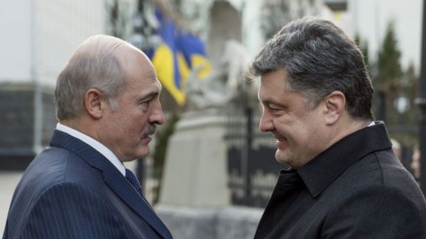 Prezydent Ukrainy Petro Poroszenko i prezydent Białorusi Aleksandr Łukaszenka