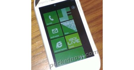Nokia Sabre: brzydki telefon z Windows Phone