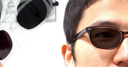 Jak zmienić zwykłe okulary w szkła 3D? Prosty sposób