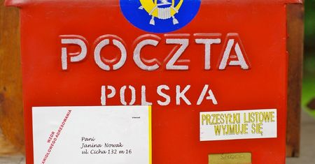 Uważaj! Oszuści podszywają się pod Pocztę Polską