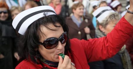 Rozpoczęła się manifestacja pielęgniarek
