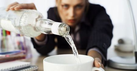 One piją więcej od koleżanek po fachu. Dlaczego?