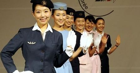 Stewardessy uczą się kung-fu