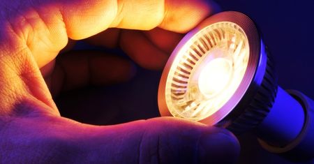 Li-Fi, czyli dane wysyłane za pomocą... światła z żarówki. I to działa!