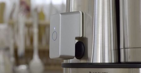 Microbot Push - robot, który wyręczy twój palec