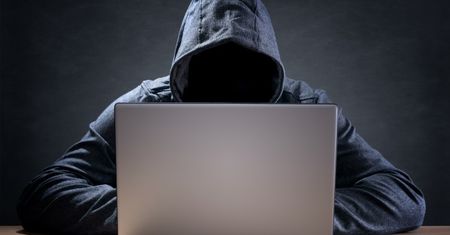 W sieci oszustwo popłaca. Ile zarabiają internetowi naciągacze?