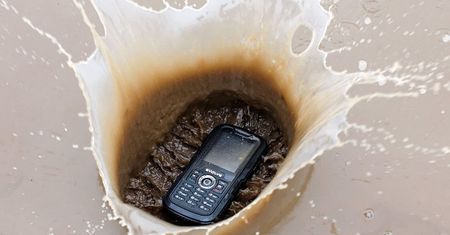 Pancerny telefon Evolve Gladiator RG250