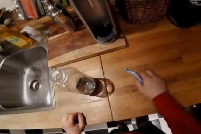 Co się stanie, kiedy mentosa wrzucimy do wody, zamiast do coli?