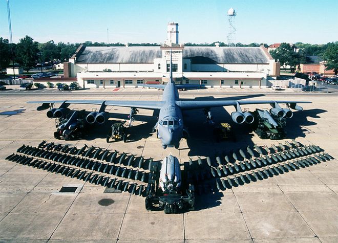 Jak lata się bombowcem B-52 Stratofortress?