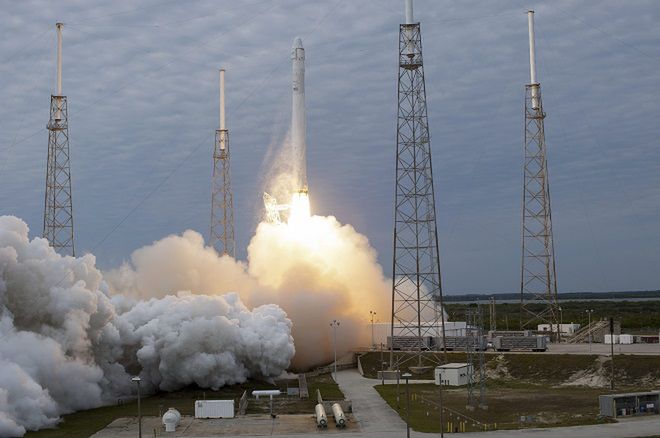 Rakieta Falcon 9, która eksplodowała w lipcu uziemiona na dłużej