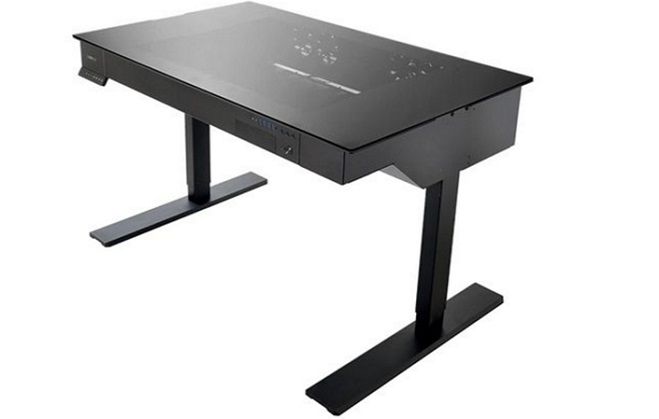 Lian-Li DK-04 - obudowa do PC w formie stojącego biurka