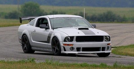 Dziki rumak - ROUSH 427R Trak Pak Mustang