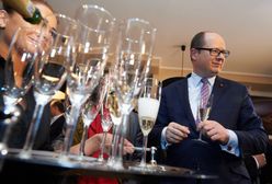 Opozycja protestuje. Paweł Adamowicz wygrał przetarg, który sam ogłosił?