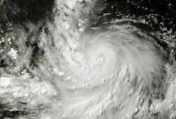 Tysiące ludzi na Filipinach uciekają przed tajfunem