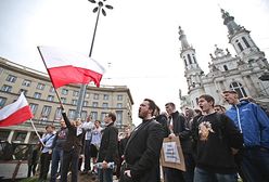 Narodowcy blokowali odbudowę tęczy na pl. Zbawiciela. Interweniowała policja