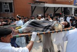 Bomba w autobusie z urzędnikami w Pakistanie. Wielu zabitych i rannych