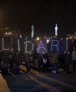 Francuska prasa: niedziela demonstracji we Francji "historycznym dniem"