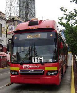 Pożegnanie z metrobusem. Ratusz robi pierwsze kroki w kierunku tramwaju na Nowy Dwór