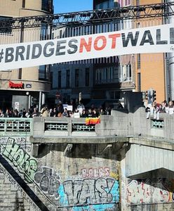 Setki Meksykanów demonstrowało przeciwko planom budowy muru na granicy z USA