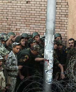 Egipt: demonstranci przedarli się przez zapory przed pałacem prezydenta