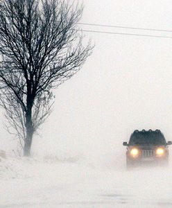 Wypadek na autostradzie A2 i fatalne warunki drogowe. Korek ma kilkanaście kilometrów