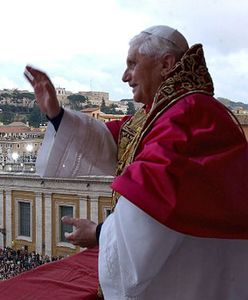 Benedykt XVI abdykuje. To papież powściągliwy i pełen miłości