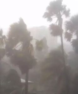 Cyklon Hudhud uderzył we wschodnie wybrzeże Indii