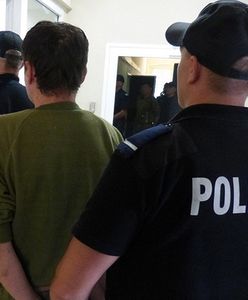 Zarzuty dla morderców z Leszna - wpadli przez odór rozkładających się zwłok