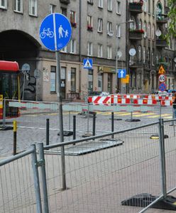 Remonty i prace ziemne na wrocławskich osiedlach. Autobusy zmienią swoje trasy