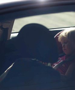 Psycholog wyjaśnia, jak można zapomnieć o dziecku w samochodzie