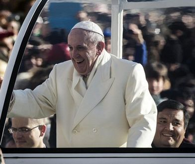 Papież Franciszek zaprosił przyjaciela do papamobile
