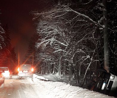 Drogi pokryte lodem; ostrzeżenia IMGW dla całego kraju