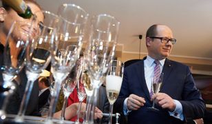 Opozycja protestuje. Paweł Adamowicz wygrał przetarg, który sam ogłosił?