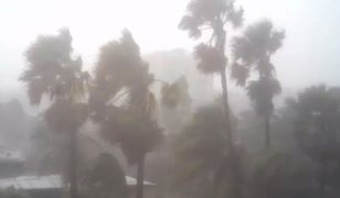 Cyklon Hudhud uderzył we wschodnie wybrzeże Indii