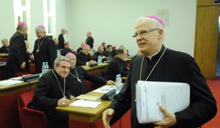 Abp Józef Michalik z tytułem Cambridge? "Tygodnik Powszechny": chodzi o płatny wpis