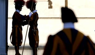 Rada kardynałów obraduje z papieżem