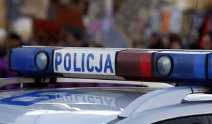 Groźny wypadek w Szczecinie. Samochód zderzył się z policyjnym motocyklem