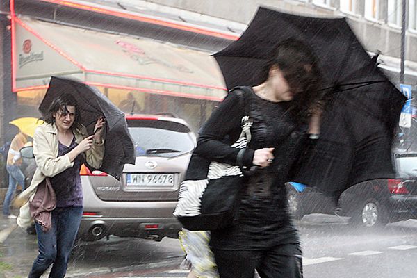 Prognoza pogody - deszcze i burze z gradem