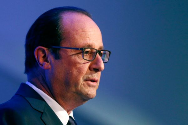 "Efekt Trierweiler" niszczy popularność prezydenta Francois Hollande'a