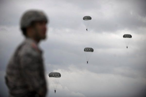 Ćwiczenia amerykańskiej armii w ramach działań NATO w Kosowie