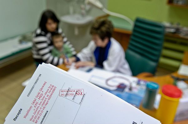 Recepty opatrzone pieczątką "Refundacja leku do decyzji NFZ"