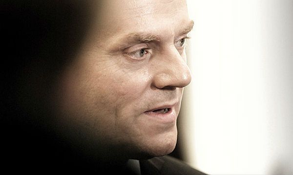 Donald Tusk: konferencja MAK próbą sformułowania tezy o zamachu w Smoleńsku