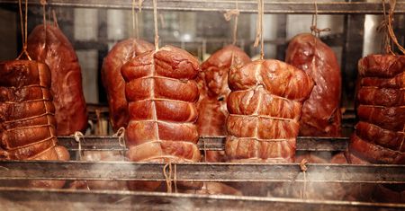Mrożona wędzona szynka z indyka (ciemne mięso)