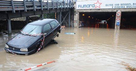 Gwałtowne ulewy na północy Włoch - 4 osoby zginęły