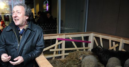Sklonował ponad 100 zwierząt i przyjechał do Polski