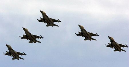 Izrael nie pozwoli, by "zaawansowana broń" dostała się w ręce Hezbollahu