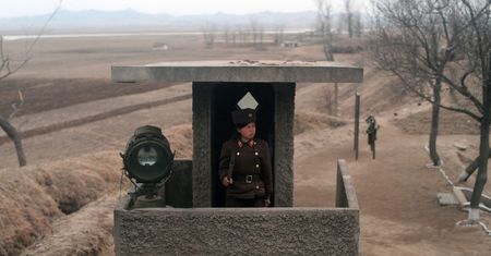 Rośnie napięcie w Korei Północnej - Phenian wprowadził stan "quasi-wojny"