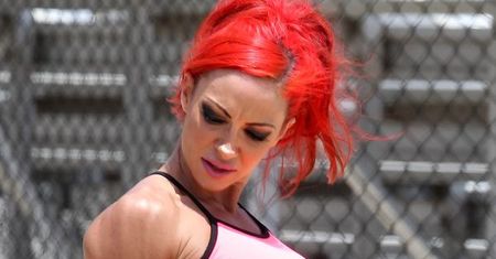 Jodie Marsh: Akrobacje seksbomby na gorącej plaży w Kalifornii!