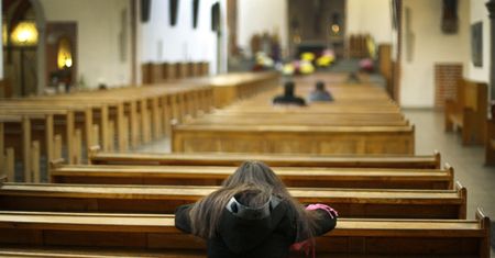 Polacy wciąż religijni