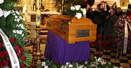 Ukryła się w tłumie na pogrzebie Violetty Villas